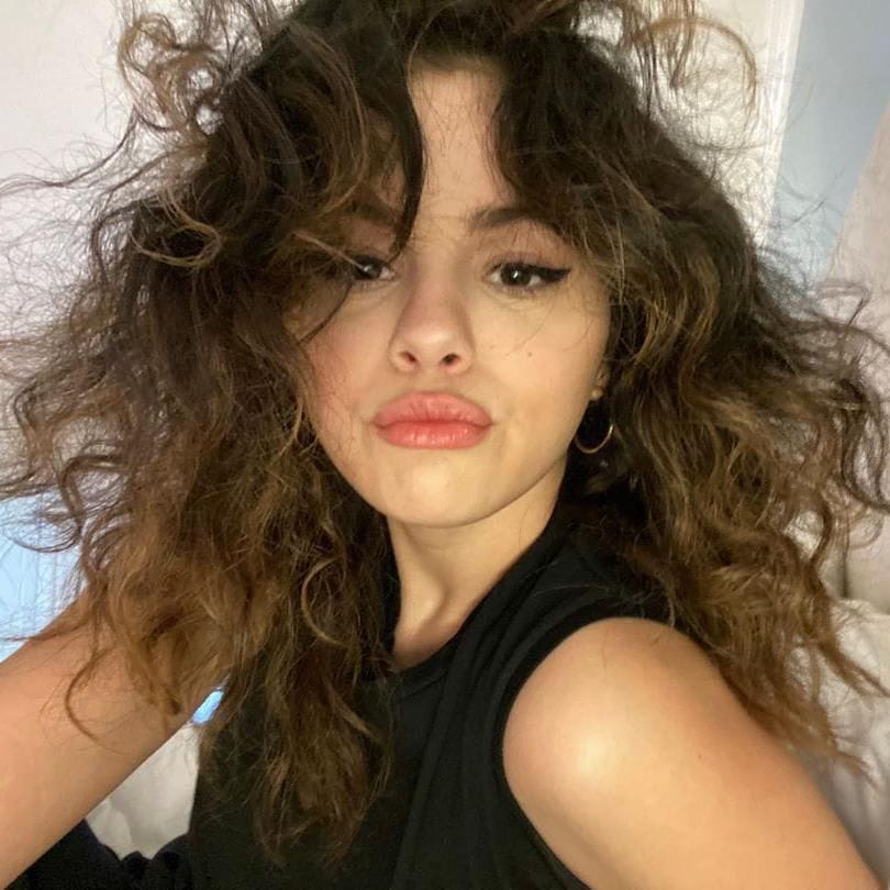 Selena Gomez Wild hair