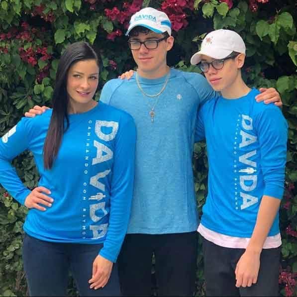 Dayanara Torres and children Cristian and Ryan