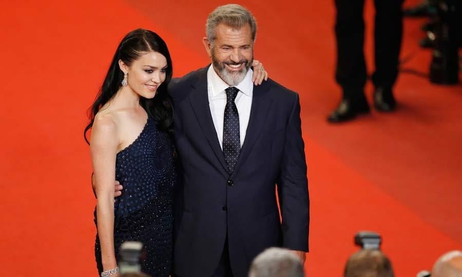 Mel Gibson couldn't wipe the smile off his face when he walked the red carpet with his 25-year-old girlfriend Rosalind Ross. The couple enjoyed a fun night out together as they attended the actor's new flick <i>Blood Father</i>.
<br>Photo: Getty Images