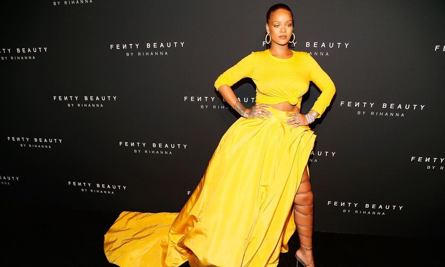 Rihanna brightened up the carpet in Oscar de la Renta during her Fenty Beauty launch in Brooklyn, New York on September 7, 2017.
Photo: Getty Images