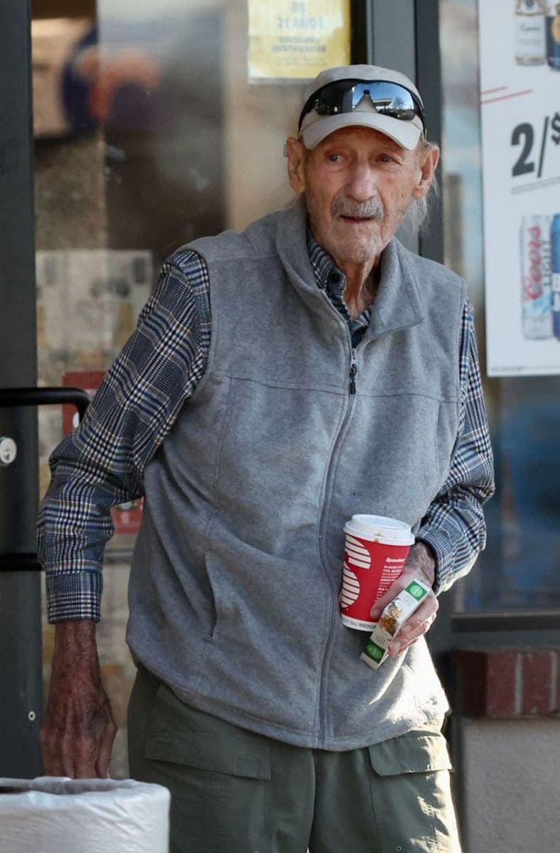 One of the latest images of Gene Hackman walking around Santa Fe.