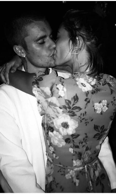 Hailey y Justin fueron captados besandose en Nueva York en 2018