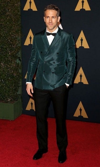 November 12: Ryan Reynolds opted for a green tux jacket for the Academy of Motion Picture Arts and Sciences' 8th annual Governors Awards in Hollywood.
Photo: Getty Images