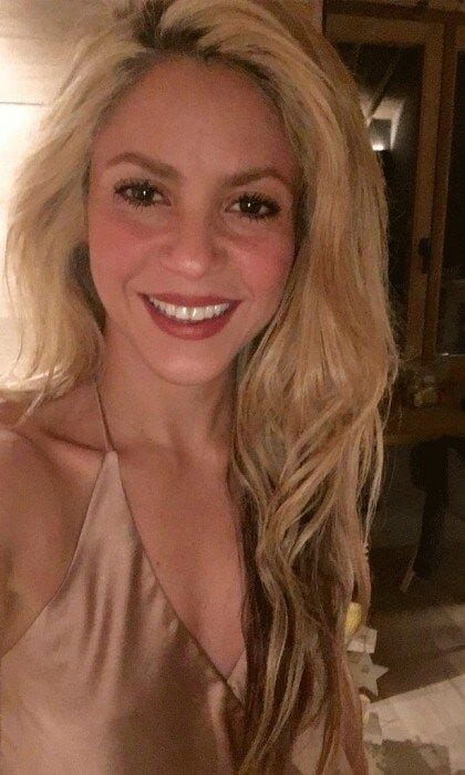 Shakira spent New Year's Eve with her family. The singer was thankful for 2016 and thanked her fans:
"Thank you all for giving me another year of enjoying music-making and sharing it with all of you! Lots of love, peace and happiness in 2017!"
Photo: Instagram/@shakira