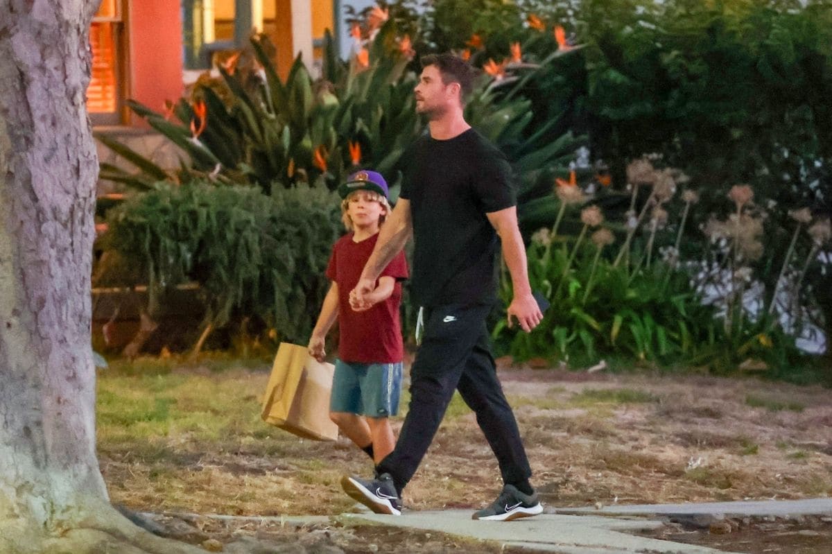 Chris Hemsworth and his son in Los Angeles