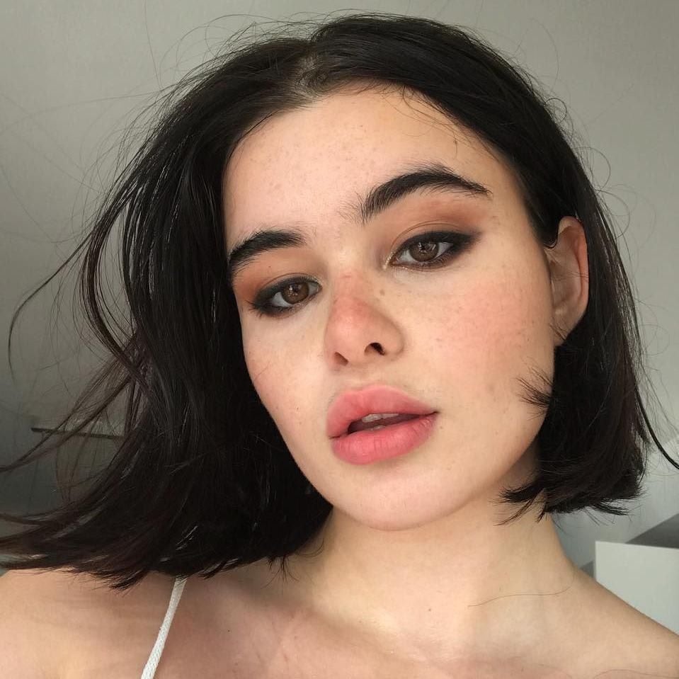 Barbie Ferreira Baby Smudge Black Eyeliner