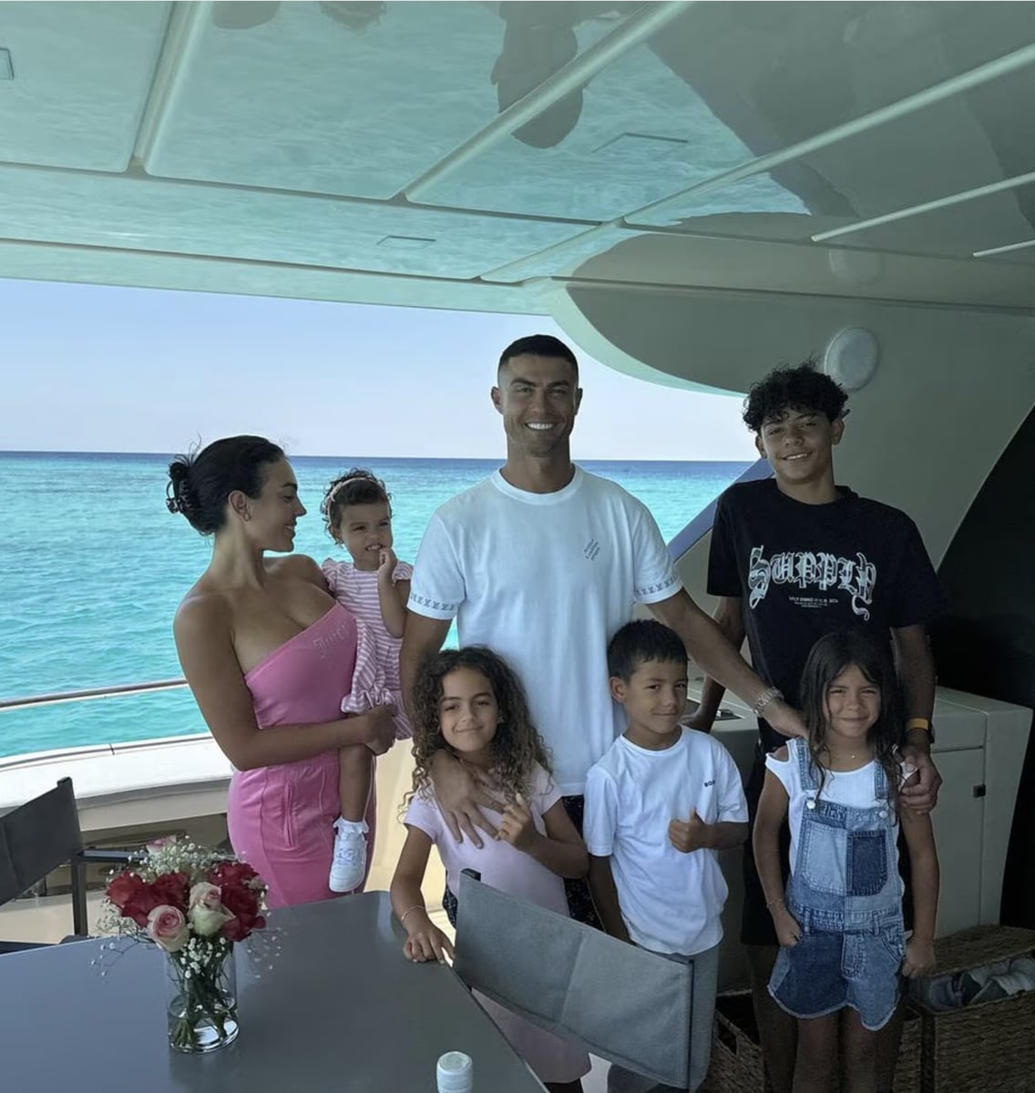 Georgina Rodriguez, Ronaldo and their kids