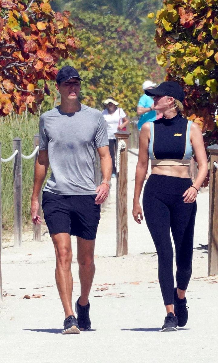 Ivanka Trump flashes her toned tummy on jog with husband Jared in Miami