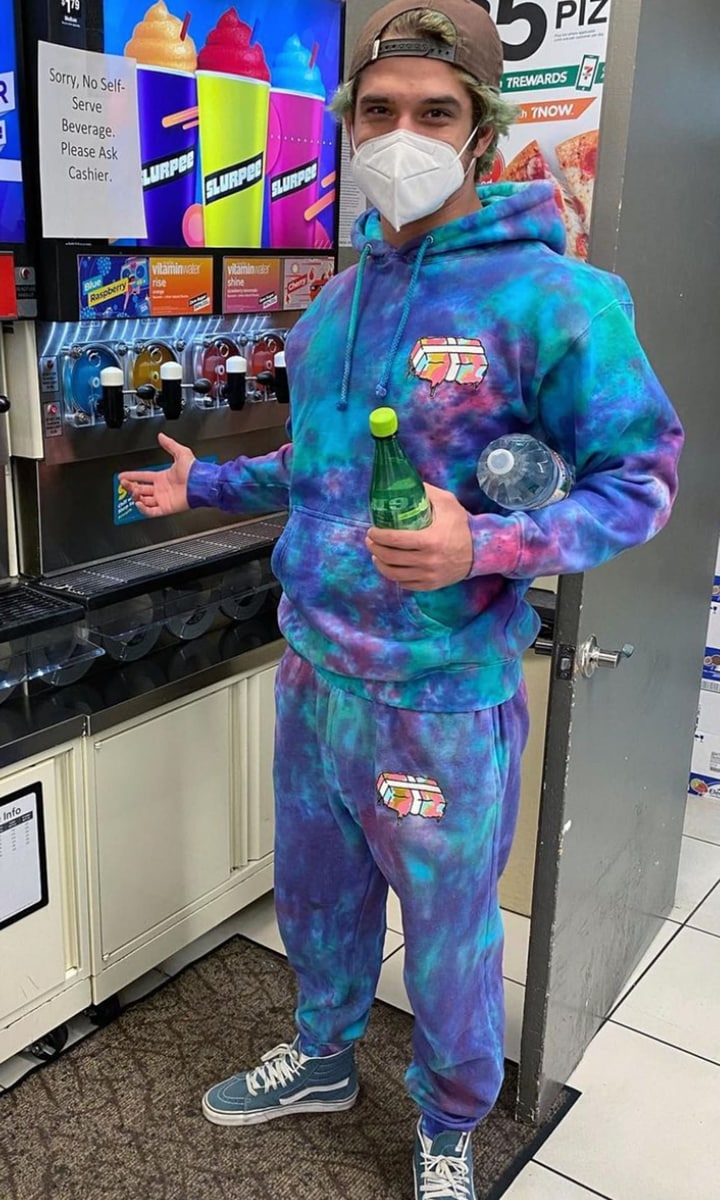 Tyler Posey at 7-11 getting a Slurpee