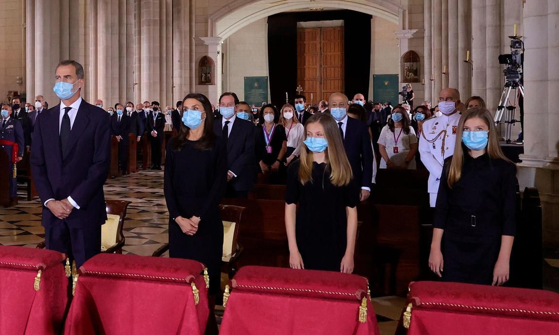 The Spanish royals wore face masks to the mass in Madrid