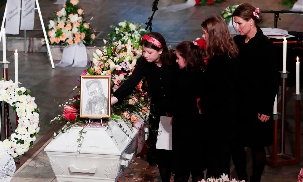 Princess Martha Louise and her daughters say goodbye to Ari Behn at his funeral