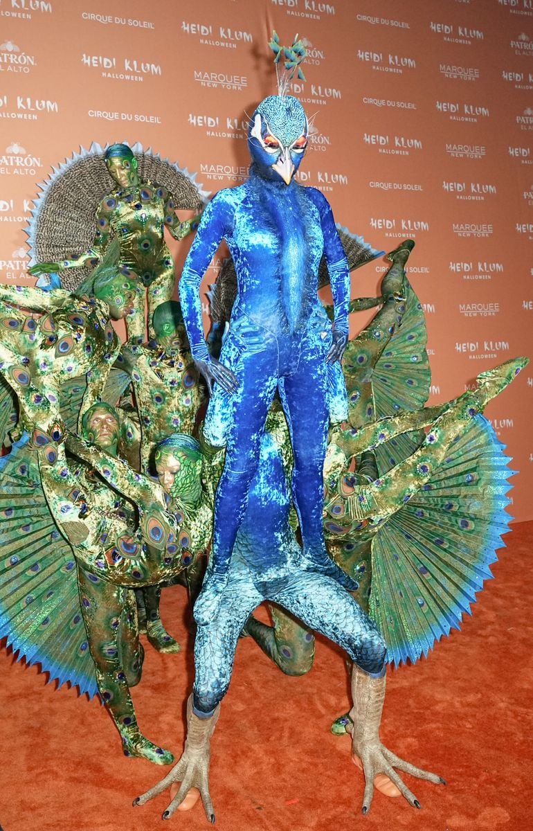 Heidi Klum's halloween costume in 2023: Giant Peacock