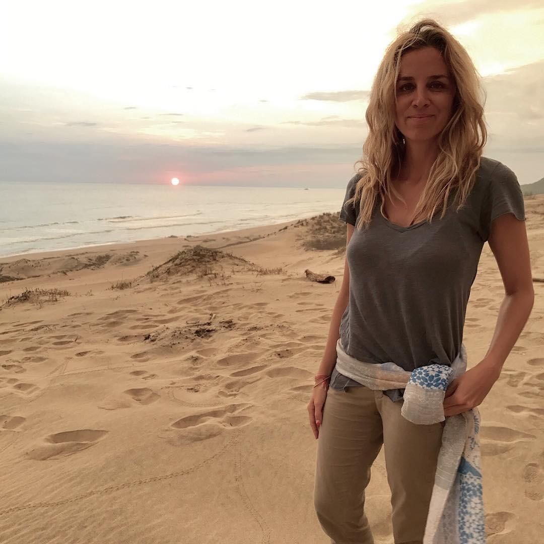 Alejandra Silva shares a picture of herself with a beautiful sunset