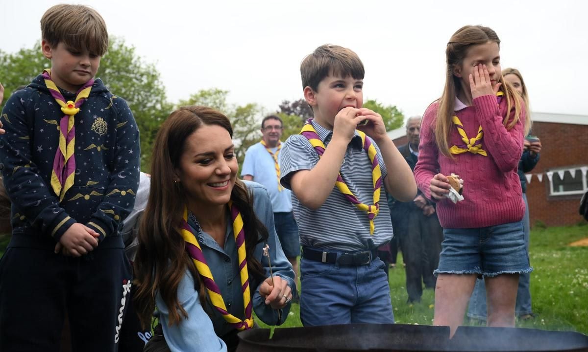 "You've made his day! You won't hear a peep out of him now for about an hour," William was heard saying after Louis was handed a s'more.