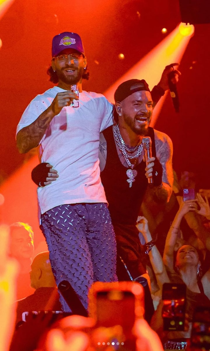 Maluma and J Balvin join forces on stage after a decade and unleash a battle of abs