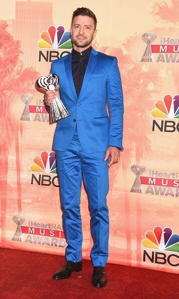 Justin brightened up the carpet in this bright blue suit during the iHeartRadio Music Awards in March 2015.
<br>
Photo: Getty Images