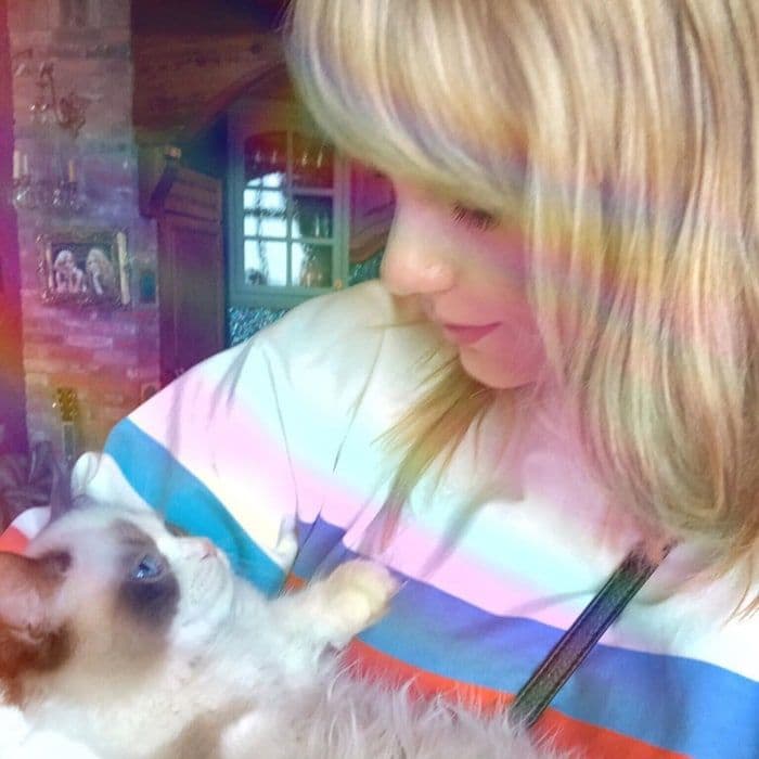 Taylor Swift and Benjamin Button cat