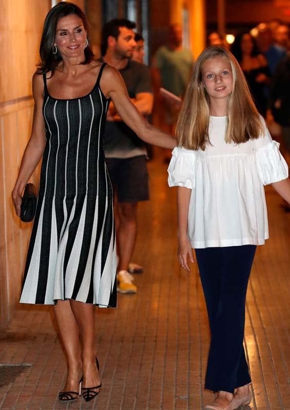 queen letizia princes leonor summer dress