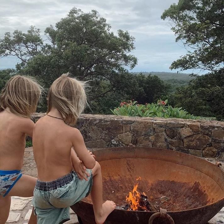 Chris Hemsworth, Elsa Pataky, tres hijos