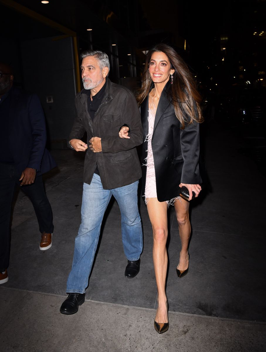 George Clooney y Amal Clooney llegan al Polo Bar