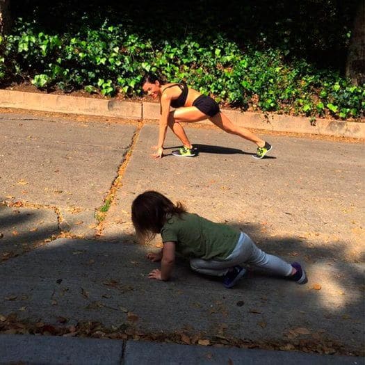 <a href="https://us.hellomagazine.com/tags/1/jenna-dewan-tatum/"><strong>Jenna Dewan Tatum</strong></a> stepped up her game by warming up with her daughter Everly.
Photo: Instagram/@jennaldewan