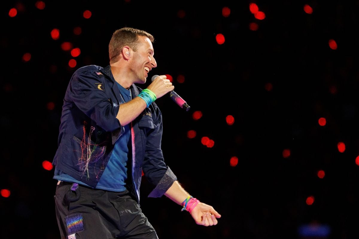 Chris Martin performing in Auckland