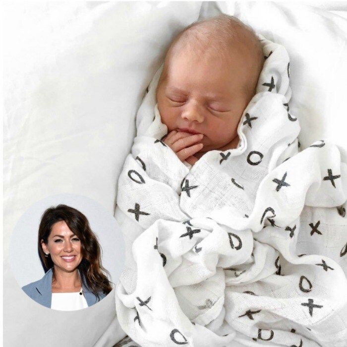 <a href="https://us.hellomagazine.com/tags/1/leo-pasutto/"><strong>Leo Pasutto</strong></a>
<a href="https://us.hellomagazine.com/tags/1/Jillian-Harris/"><strong>Jillian Harris</strong></a> and her partner Justin Pasutto welcomed their first child, son Leo, on August 5. The new mommy took to her Instagram to show off her little man and announce his arrival. The <i>Bachelorette</i> star captioned the pic of her handsome new addition,
<br>
"World, meet little Leo... (Queue heart explosion) The last 48 hours have been the best of our lives. Thank you @slipperygoose for giving me the greatest gift of all."
<br><Br>
Photo: Instagram/@jillian.harris