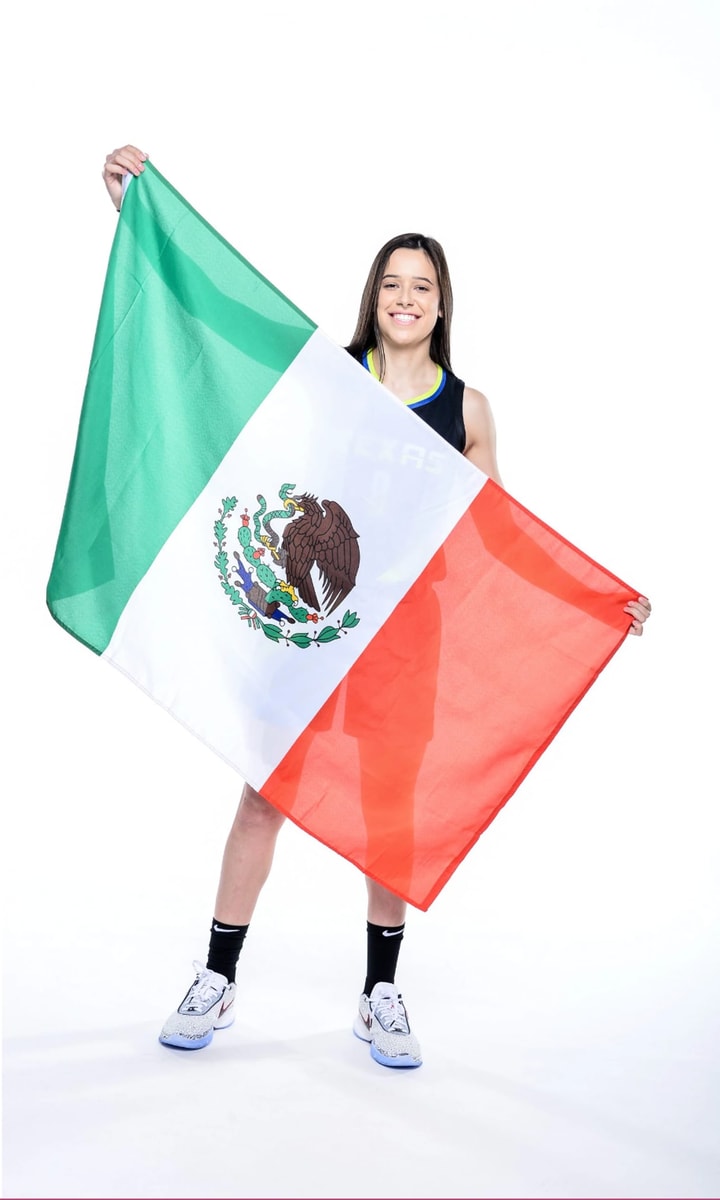 Lou Lopez Sénéchal the first player born in Mexico to be drafted by the WNBA