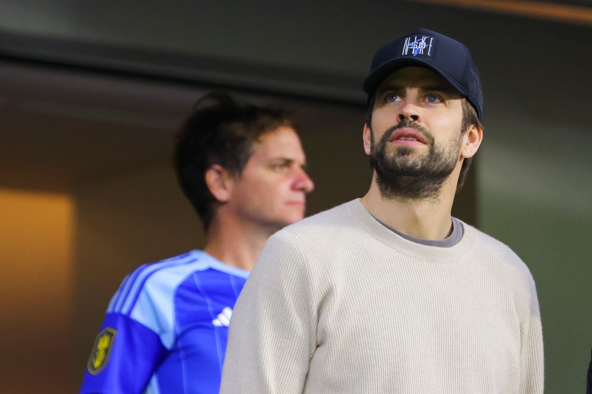 Gerard Pique watching a soccer match in Mexico