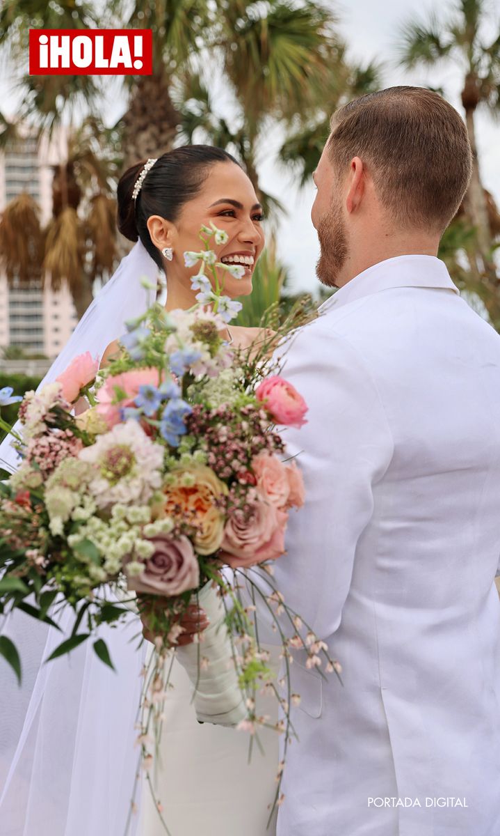 Photo: Kike Flores | Creative Direction and Image Consulting: Reading Pantaleon | Styling Assistant: Geneva Corbin | Makeup and Hair: Marlene Franco | Jewelry: Leslie Mota | Rings: Mouawad | Dresses: Luis Domínguez | Shoes: Dior | Wedding Planner: MaryAnn Szlachetka