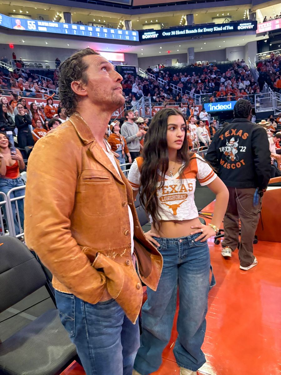 Matthew McConaughey and his daughter Vida steal the spotlight at women's basketball game