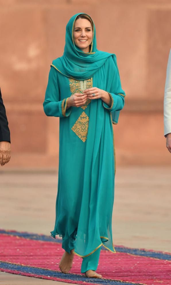 Kate Middleton during her visit to Badshahi Mosque in Pakistan