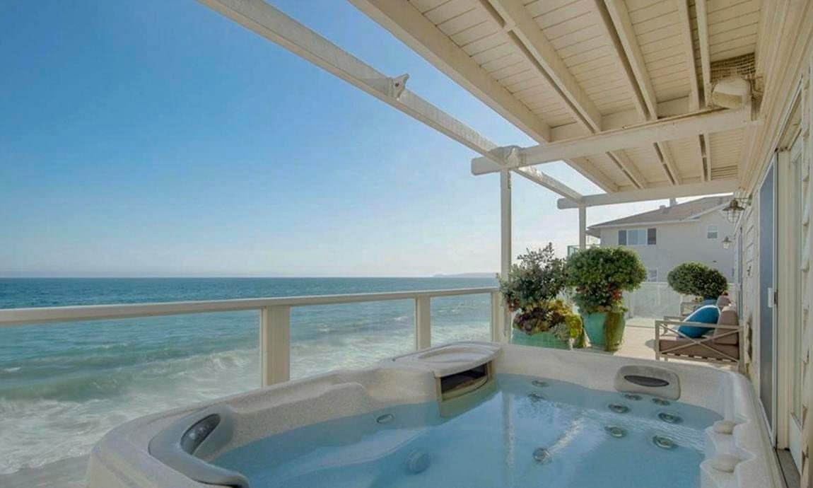 Jennifer Lopez and Alex Rodriguez Mansion in Malibu