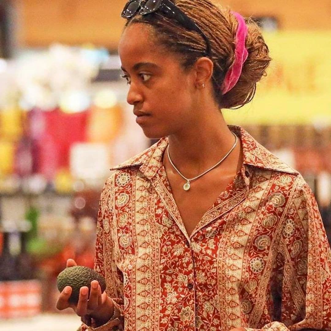 Malia Obama goes grocery shopping in shorts and printed shirt