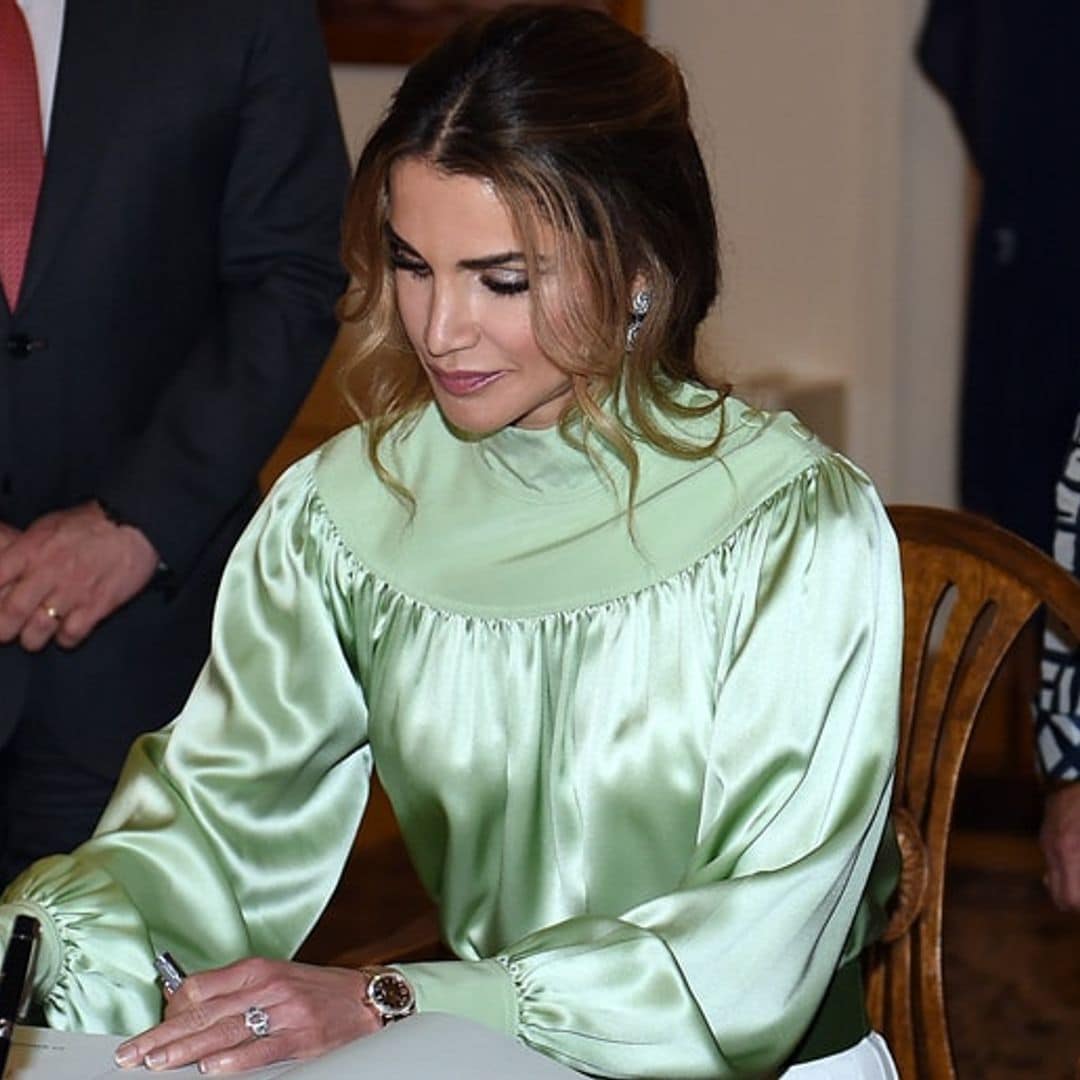 Queen Rania makes a case for this bold color combo at her latest public engagement