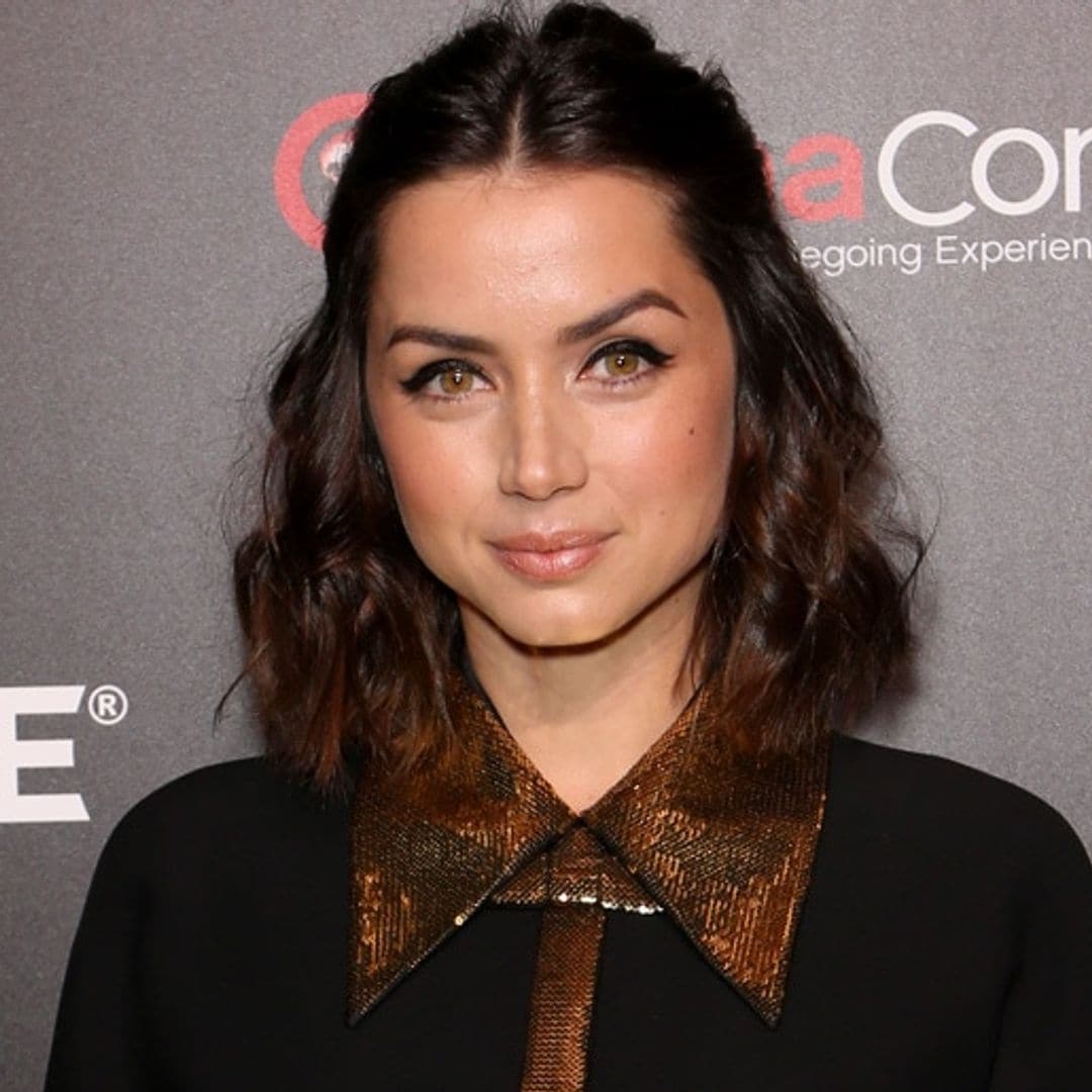 You'll want to copy Ana de Armas' retro-glam look from CinemaCon 2019