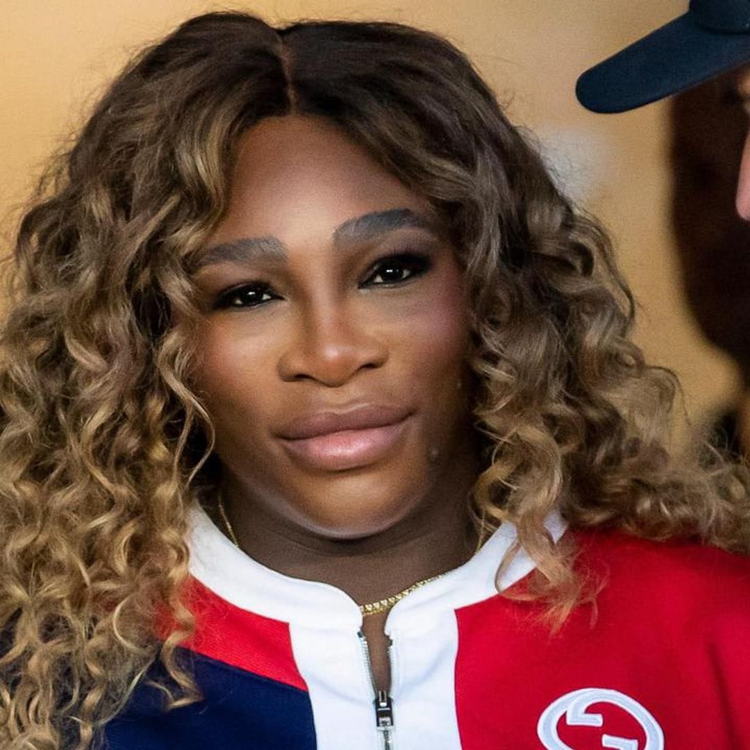 Pregnant Serena Williams and daughter Olympia take an amazing bathroom selfie