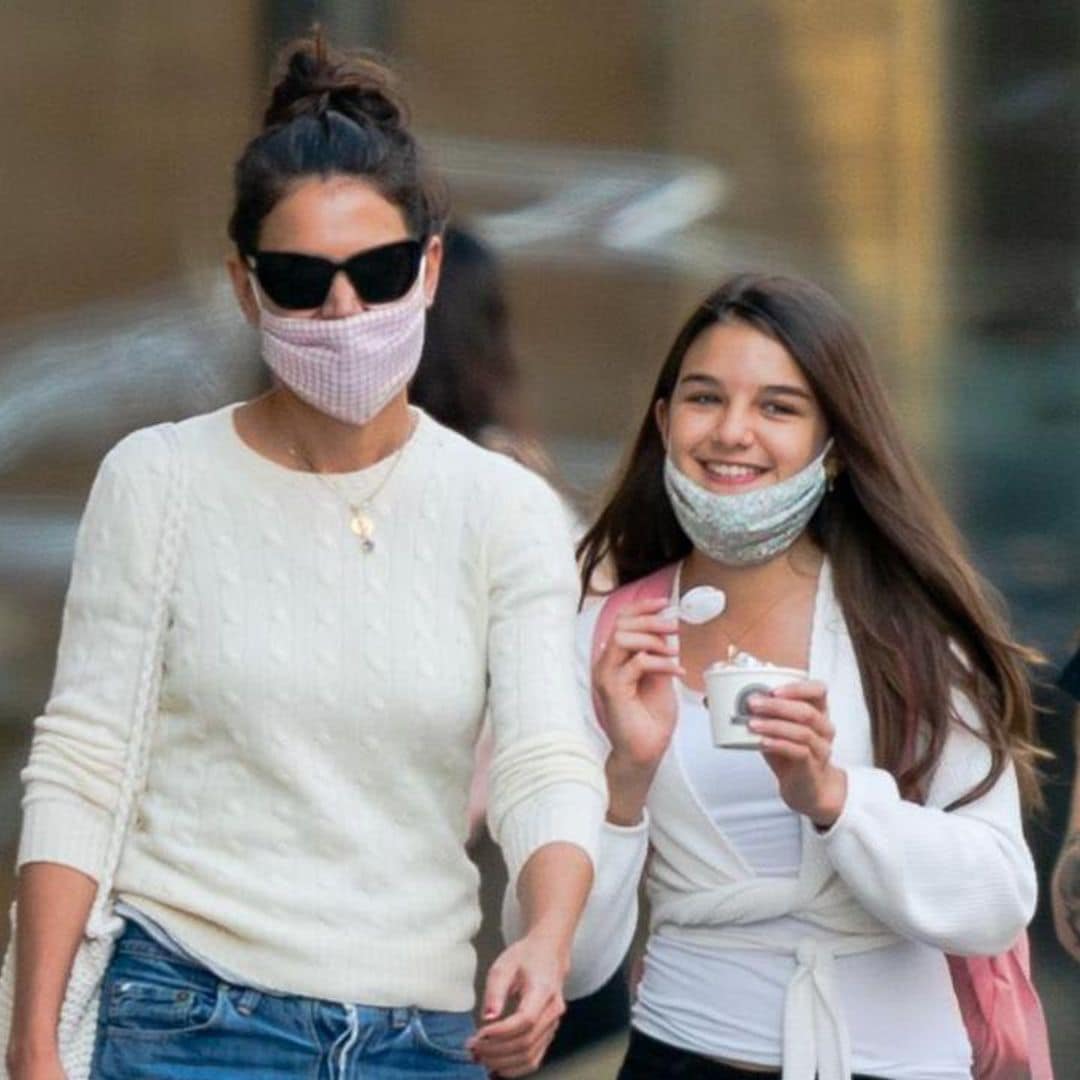 Suri Cruise grabs ice cream in New York City while wearing baggy jeans