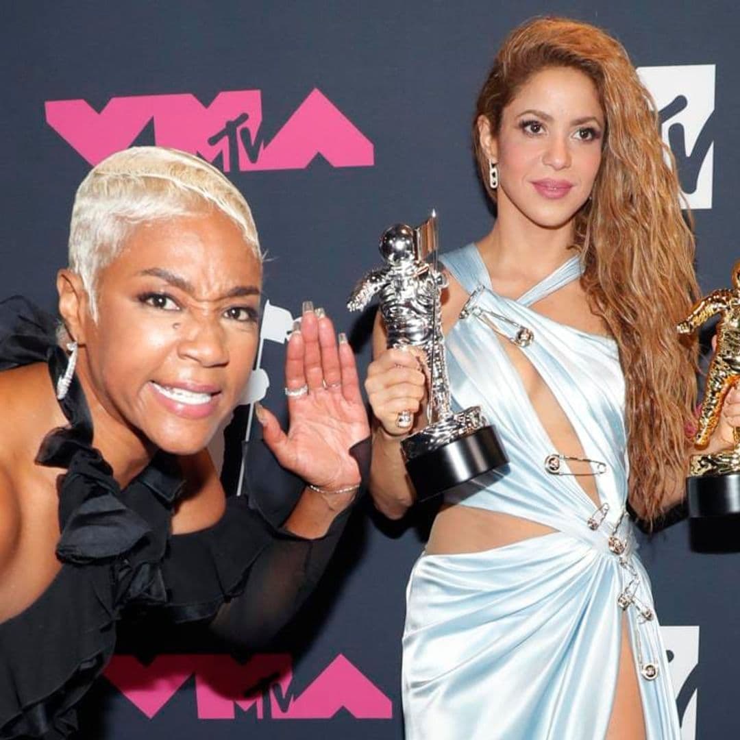 Shakira gets photobombed at the VMAs by Tiffany Haddish in viral video