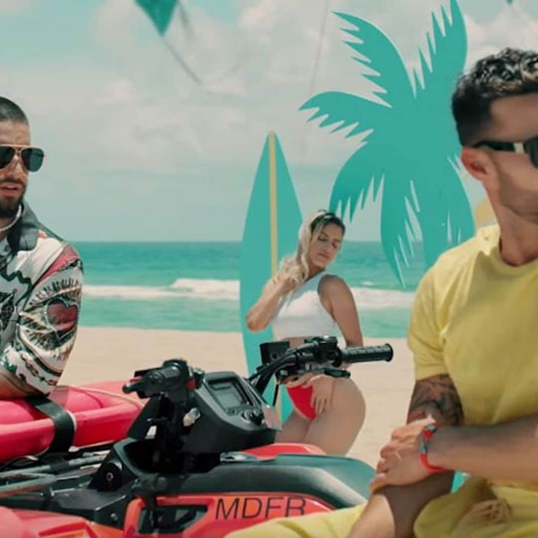 Muy Caliente! Maluma and Ricky Martin bring the heat with 'No Se Me Quita' video