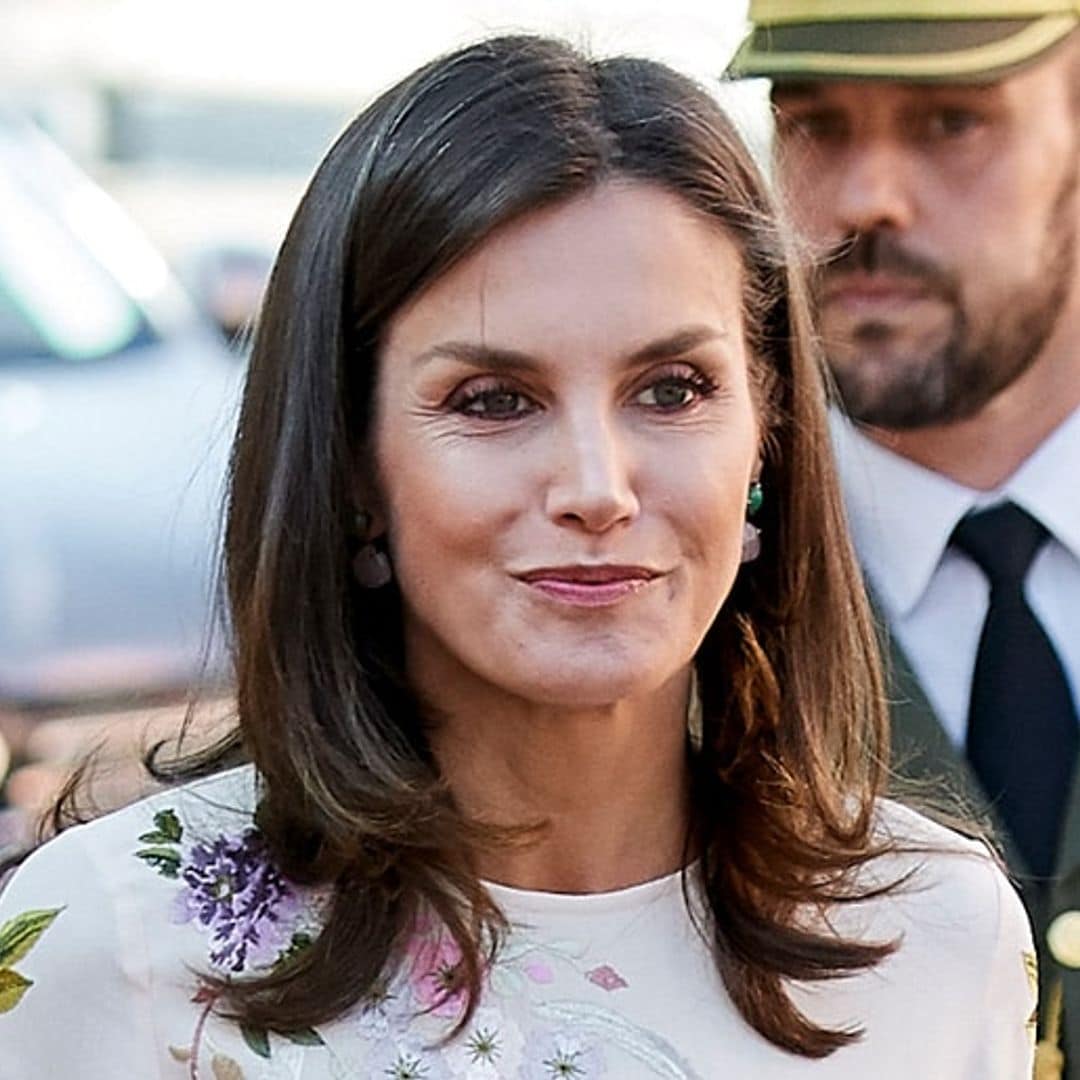 Queen Letizia masters her look in this $100 dress for the third time thanks to these styling tricks