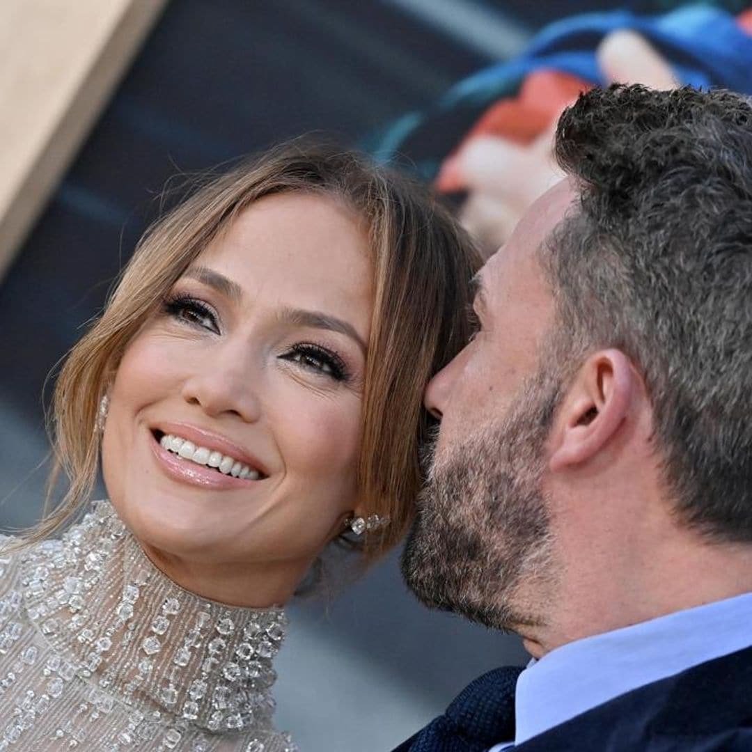 Ben Affleck and Jennifer Lopez were spotted indulging in fast food