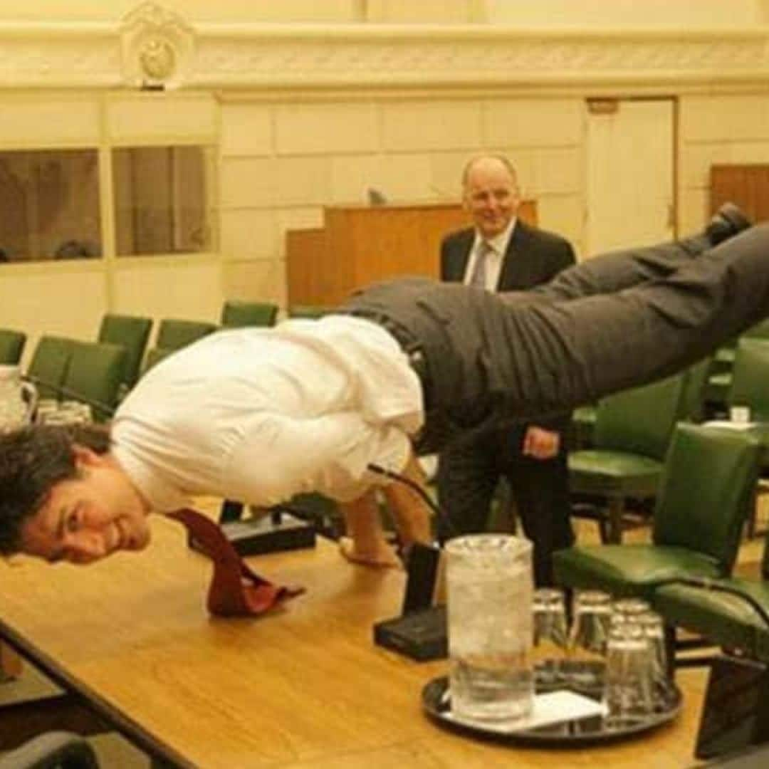 Justin Trudeau shows off impressive core strength and yoga skills