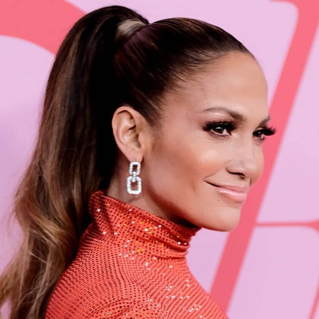 JLo’s hair stylist dishes details behind her snatched pony from the CFDA Awards