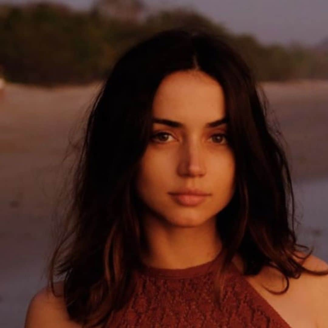 Ana da Armas shares beach photos taken by boyfriend Ben Affleck