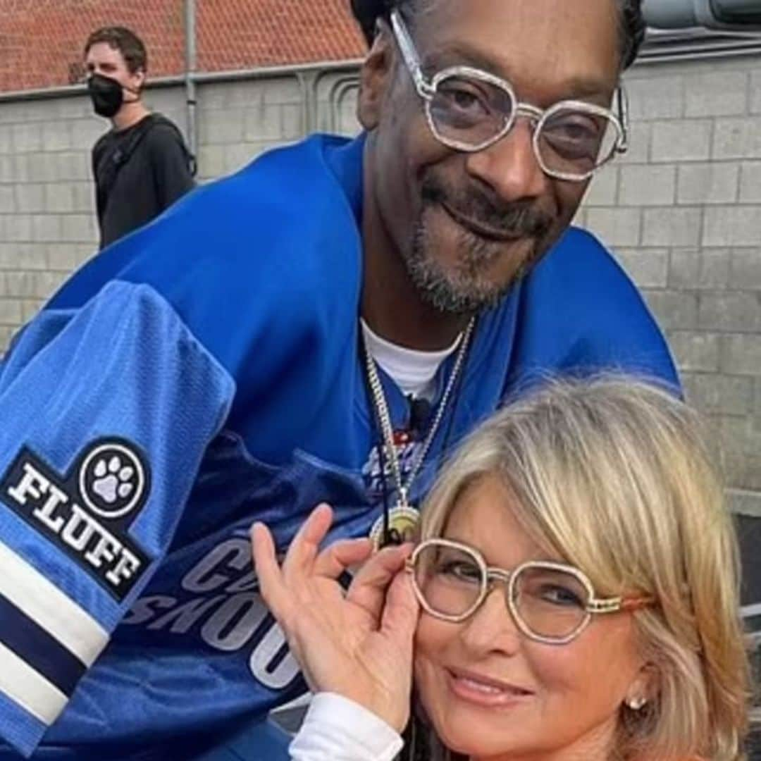 Snoop Dogg and Martha Stewart are ready to co-host the Puppy Bowl XVIII