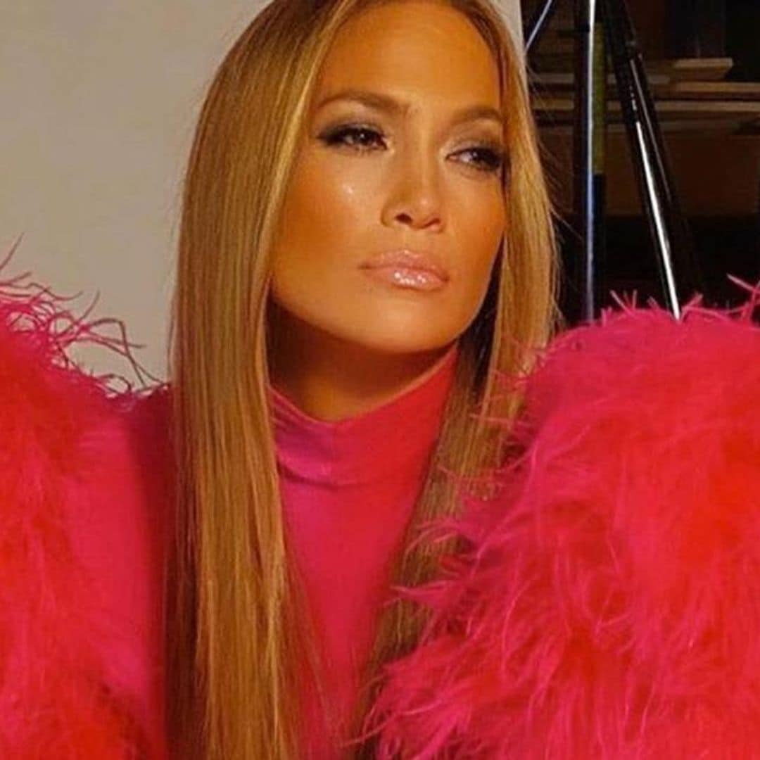 Jennifer Lopez shows us the moment she dressed as a giant feathered pink heart