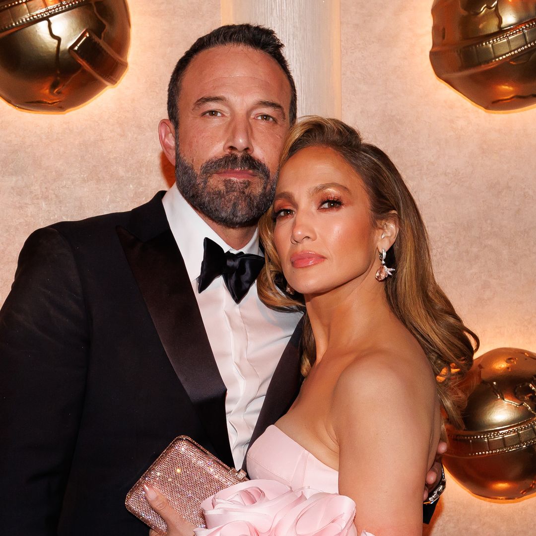 Jennifer Lopez and Ben Affleck seen together amid divorce: 'Holding hands and kissing'