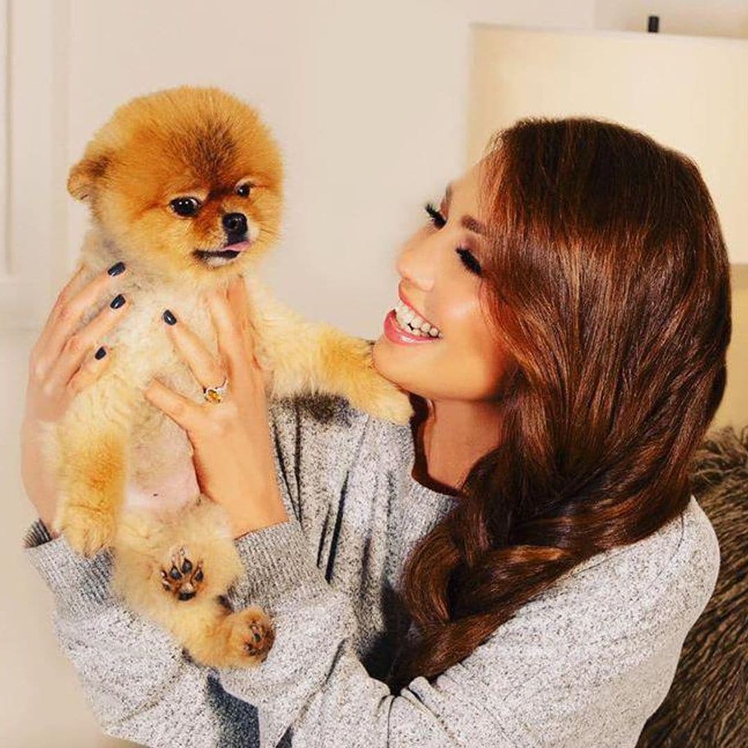 Thalia’s little dog’s reaction on camera is the sweetest thing you will see today