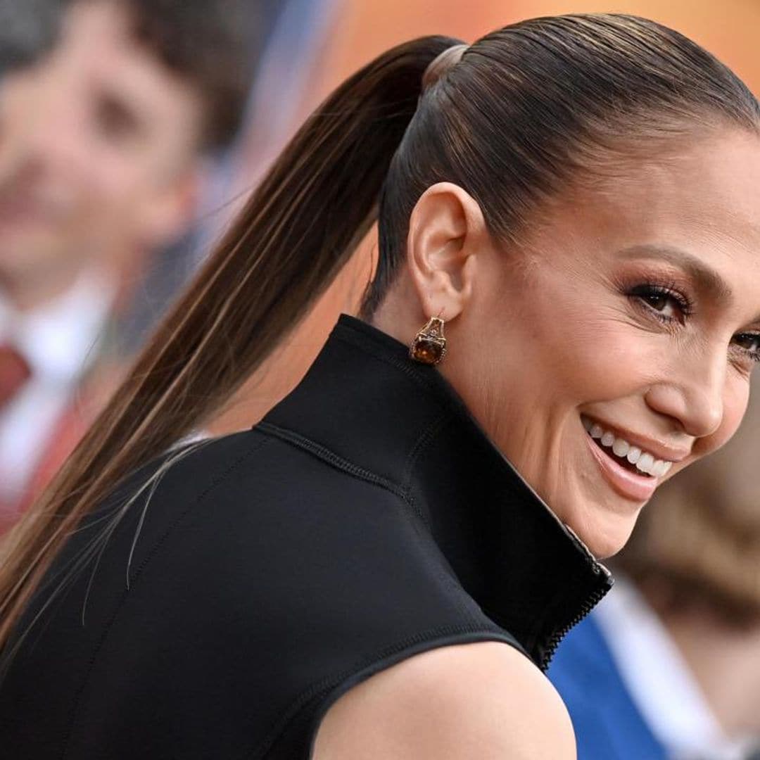 Real or faux? Jennifer Lopez debuts new haircut